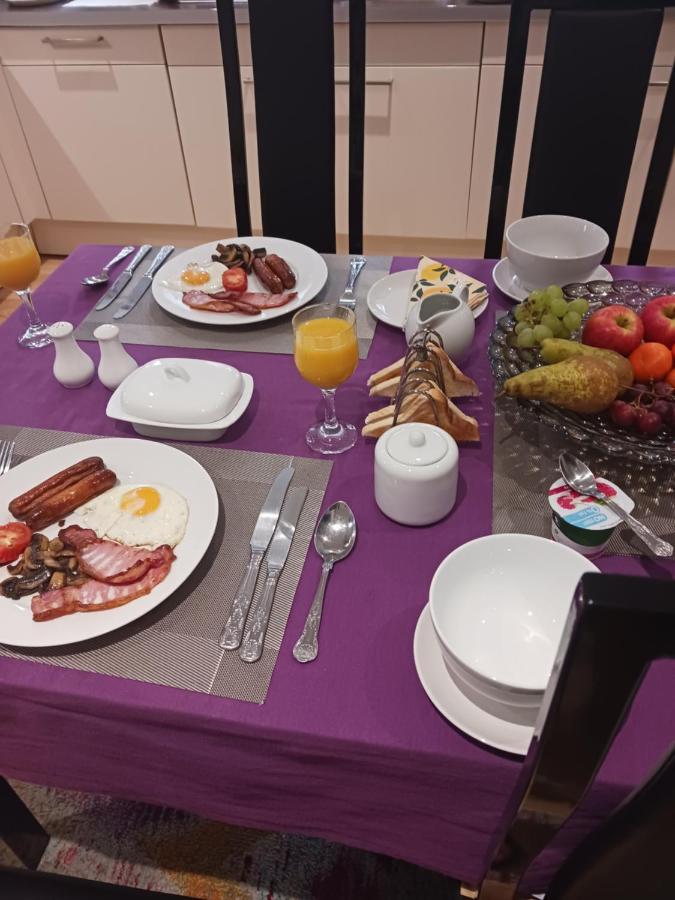 Bodlondeb Castle Bed & Breakfast { Central Llandudno} Ngoại thất bức ảnh