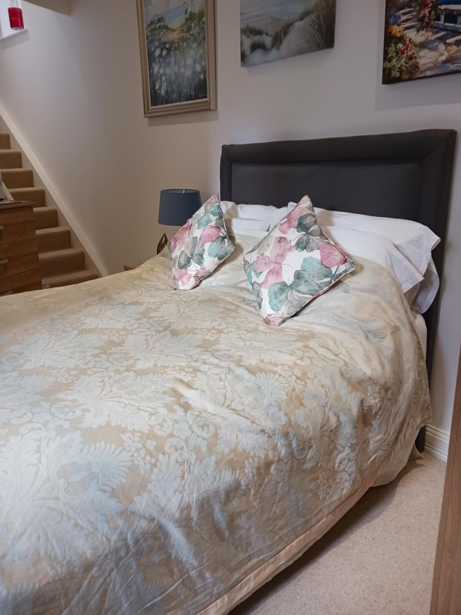 Bodlondeb Castle Bed & Breakfast { Central Llandudno} Ngoại thất bức ảnh
